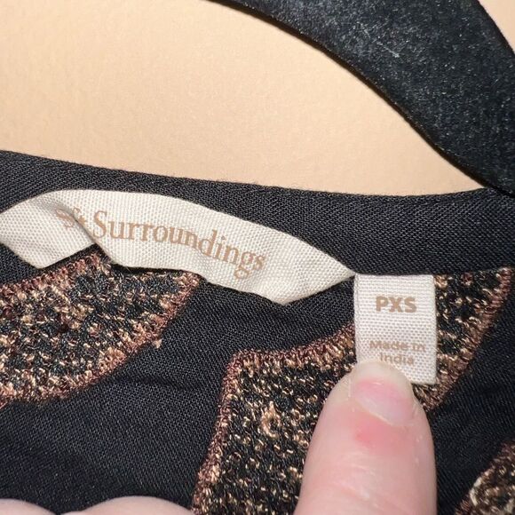 Soft Surroundings Black & Tan Tribal Print Shift Dress Size Small Petite - Picture 3 of 6